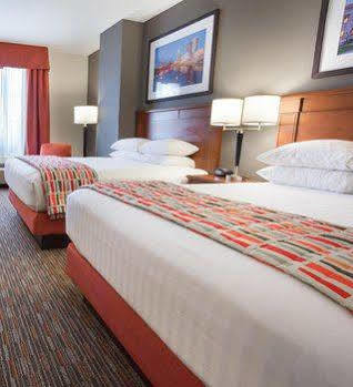 Drury & Columbus Grove Hotel